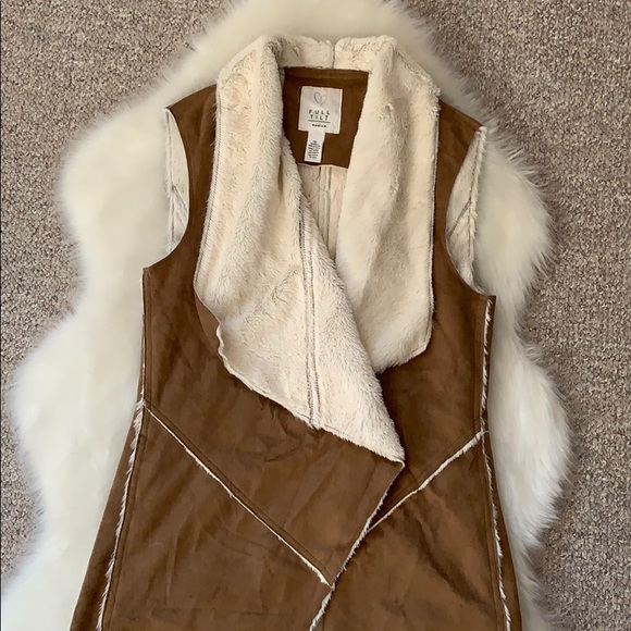 Girls Brown Vest with white fur - Picture 1 of 3